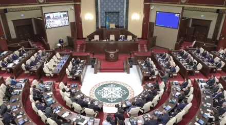 Құрылтай начал работу: 145 депутатов приносят присягу