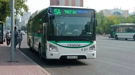 Пять автобусных маршрутов изменили движение в Астане