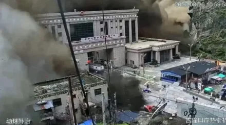 Трех казахстанок разыскивают после стихийного бедствия на границе Непала и Китая