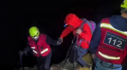 Три девушки заблудились при спуске с пика Сатпаева