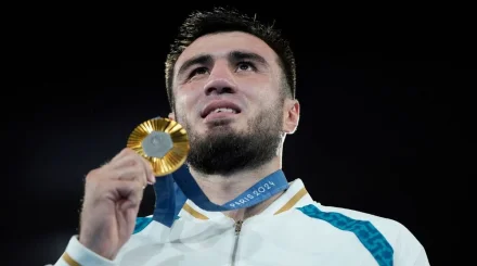 Баходир Джалолов бросил вызов чемпиону мира по боксу