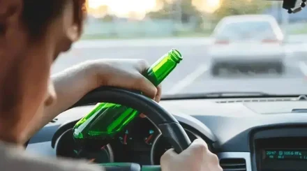 Ақтөбеде жүргізуші куәлігінен айырылған жас жігіт қайта рульге отырған: ол есірткі қолданған күйде ұсталды