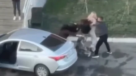 Пьяная ссора двух девушек закончилась дракой и двумя протоколами в Кокшетау (ВИДЕО)
