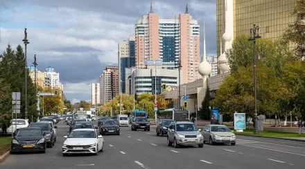 Проезд автобусов к трем значимым остановкам закрыли в Астане