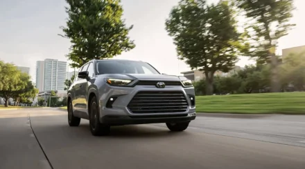 Дефект решётки Toyota Grand Highlander грозит перегревом мотора