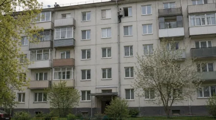 Лжеволонтер ограбил пенсионера в квартире и сорвался с трубы при побеге в Петропавловске