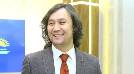 Мақсат Мәлік бастаған қазақстандық жазушылардың кітаптары қытай оқырмандарына таныстырылды