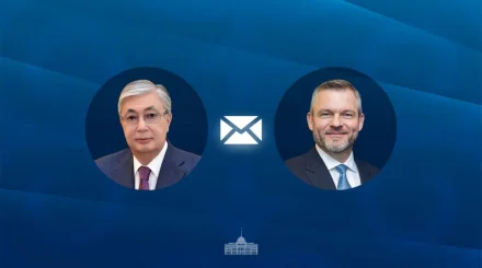 Токаев поздравил Пеллегрини с Днем Конституции Словакии