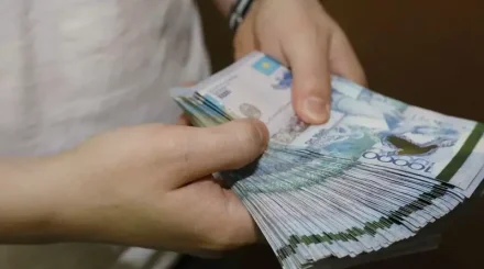 Счастье в кошельке? Больше половины казахстанцев довольны жизнью лишь частично
