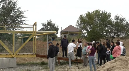 Опасная дорога к знаниям: дети Кемертогана идут в школу через разрушающийся мост
