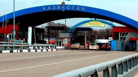 Миллиарды в валюте, оружие и тонны топлива: что пытались незаконно провезти через границу РК