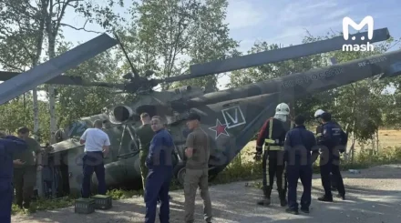 Вертолет скатился в кювет после жесткой посадки на трассе Южно-Сахалинск – Долинск