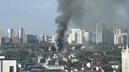 В Астане загорелся двухэтажный коттедж (ВИДЕО)