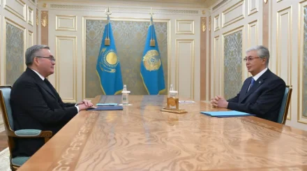Глава государства принял вновь назначенного министра иностранных дел Мухтара Тлеуберди