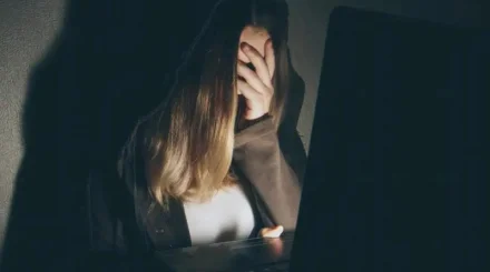 Каждый пятый подросток стал жертвой сексуальных домогательств в Сети