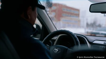 Ақтөбеде 7 жылға көлік жүргізу құқығынан айырылған ер адам мас күйде қайта рөлге отырған