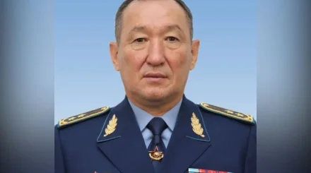 Қосанов қорғаныс министрі қызметіне қайта тағайындалды