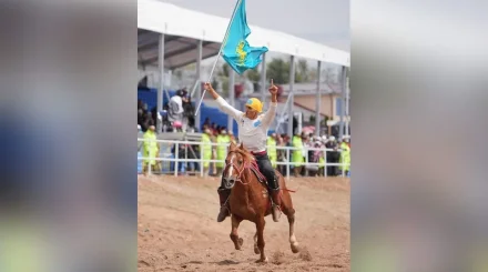 Казахстанский спортсмен стал чемпионом по теңге ілу на Всемирных играх кочевников