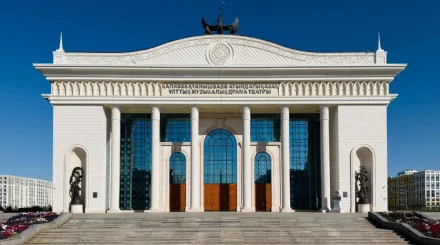 «Қарагөзден» «Анна Каренинаға» дейін: Қаллеки театры жаңа маусымын бастайды