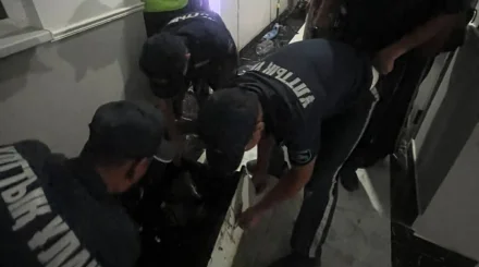 Гвардейцы помогли предотвратить распространение огня в Актау