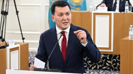 «Жершілдіктің белгілері байқалады»: Ерлан Қарин ескерткіштер мәселесін көтерді (ВИДЕО)