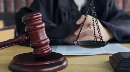 До 15 лет грозит троим обвиняемым в жестоком избиении полицейского в Костанае