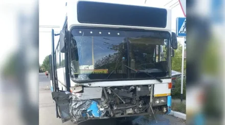 Два человека пострадали в ДТП с автобусом и Hyundai в Костанайской области