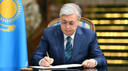   Қасым-Жомарт Тоқаев Вице-Президенттің өкілеттіктері туралы Жарлыққа қол қойды   