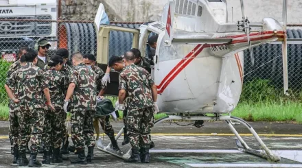 Двух выживших нашли в Непале спустя 10 дней после стихийного бедствия