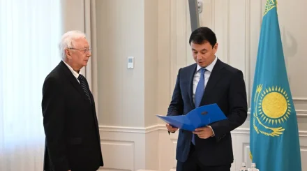 Народный писатель Казахстана Валерий Михайлов награжден орденом «Барыс» I степени