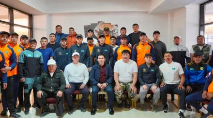  Министр көкпардан Қазақстан құрамасының ойыншыларымен кездесті 