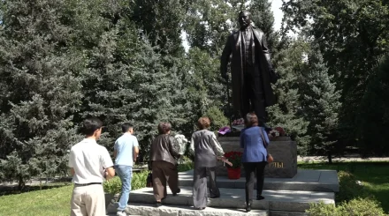 Ұлт ұстазына құрмет: Алматыда Ахмет Байтұрсынұлының туған күні кең көлемде аталып өтті