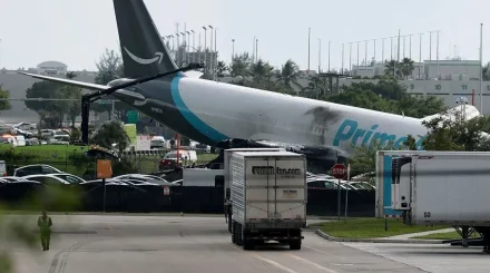 Майами әуежайында Amazon жүк ұшағы апатқа ұшырап, 5 адам қаза тапты