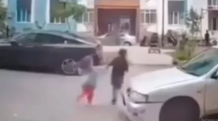 Двух детей сбили во дворе ЖК в Алматинской области