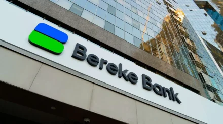 Bereke Bank втрое повысил комиссию за внесение наличных рублей