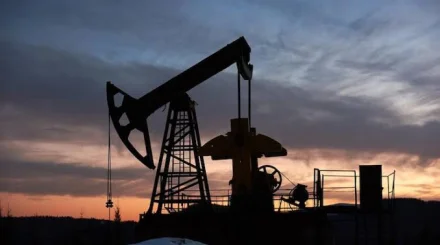 Нефть снова растет: Brent держится у $98