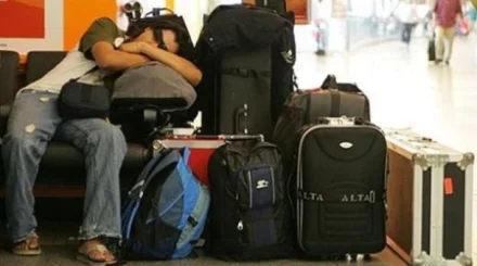 Казахстанские студенты остались без жилья и денег в США
