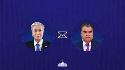 Касым-Жомарт Токаев поздравил Эмомали Рахмона с Днем независимости Таджикистана