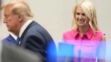  Трамп Ақ үйдегі жақын көмекшілеріне сыйлық ретінде 155 мың доллар берген 