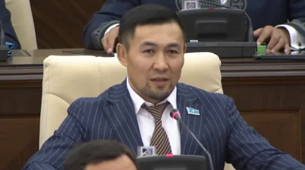 Құрылтай депутаттарына отырыста туған күнмен құттықтауға тыйым салынды