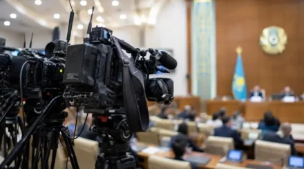 «Нам пришлось самим рассказывать о законах» - почему в Курултае запретили кулуары для СМИ