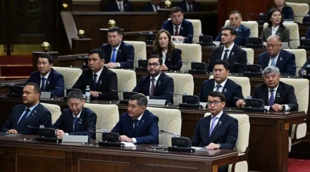 За что депутатов Курултая могут лишить слова и зарплаты: требования этики ужесточат