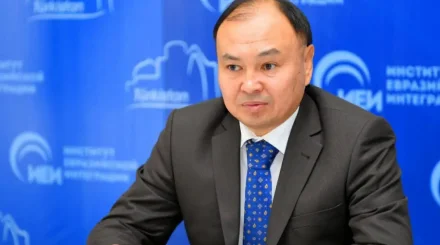  Ерлан Сайыр: Қазақ сәлемдесуінің басты ерекшелігі – ұстамдылық 