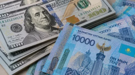 Доллар снова начал дорожать в Казахстане