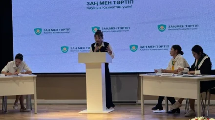 Целиноград ауданында оқушылар заң мен тәртіп тақырыбында пікір таластырды