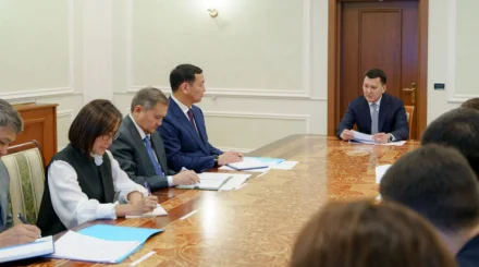 Ерлан Карин напомнил важность реализации принципа "Закон и Порядок", проекта "Таза Қазақстан" и программы "Адал азамат"