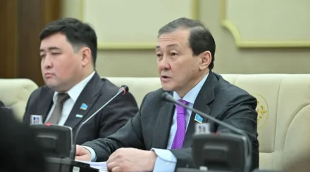 Жеті жыл басқарған мекемесіне қайта оралған Смағұлов шешілмеген екі мәселені атады