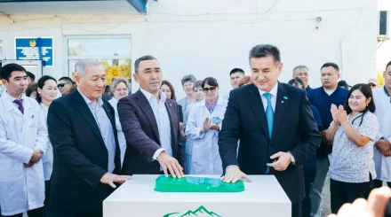 ШҚО әкімі Нұрымбет Сақтағанов пен Айдын Рақымбаев Құлынжон ауылында жаңа интернат пен спорт кешенін ашты
