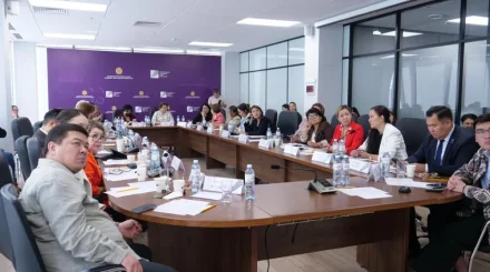 Эксперты обсудили трансформацию семьи и преемственность поколений