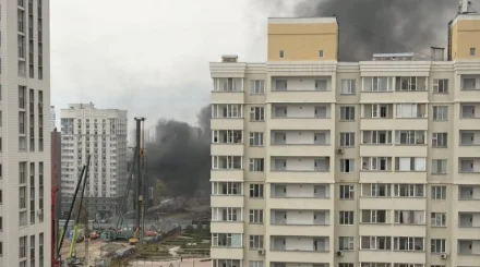 Астананың сол жағалауында салынып жатқан тұрғын үй өртеніп жатыр